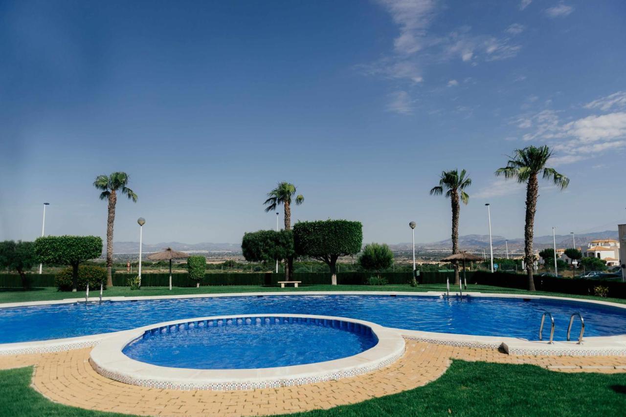 Stunning 2 Bedroom Apartment With Pool View Alicante Dış mekan fotoğraf