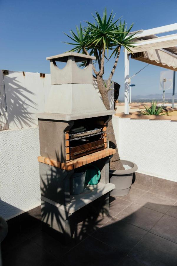 Stunning 2 Bedroom Apartment With Pool View Alicante Dış mekan fotoğraf