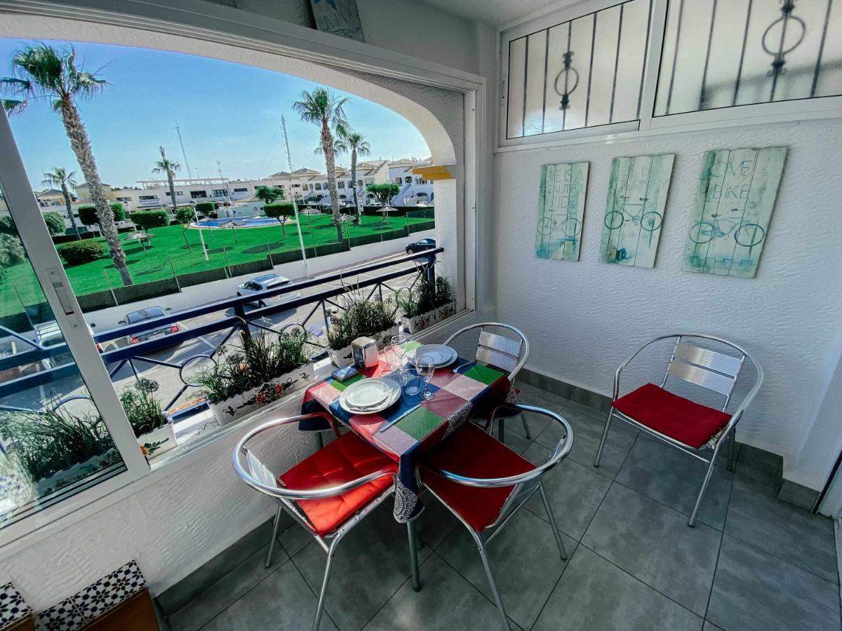 Stunning 2 Bedroom Apartment With Pool View Alicante Dış mekan fotoğraf